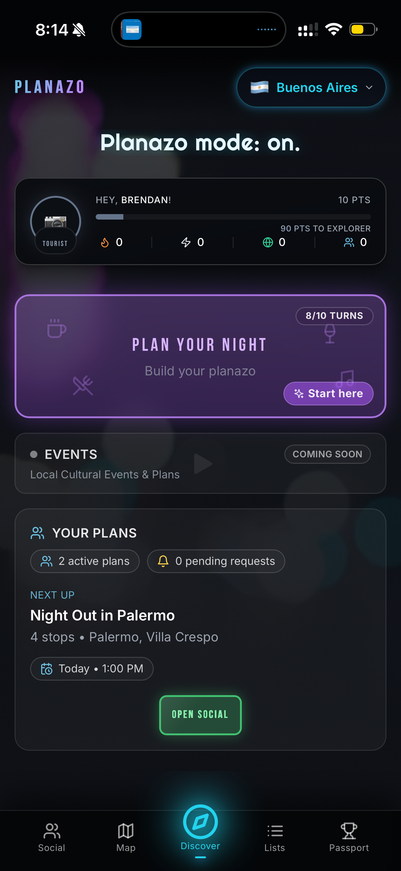 Planazo foodie discovery app interface showing restaurant shuffle experience